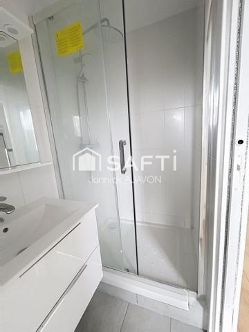 Studio de 2014 proche du métro Robespierre (ligne 9)