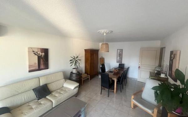 Appartement à vendre    4 pièces • 90 m2 Six-Fours-les-Plages