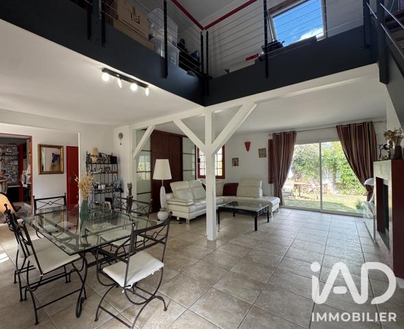 Maison à vendre 8 pièces 224 m² Luynes