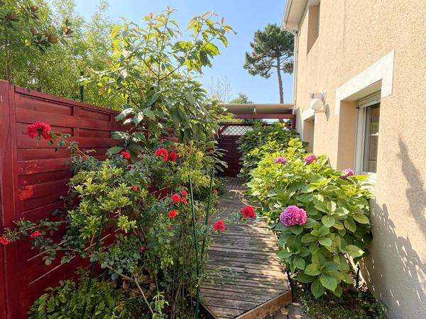 Pornichet , 5 minutes à pied de la plage de Bonne Source, villa provençale, 5 chambres, jardin arboré, au calme, Pornichet 44380