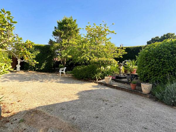 Pornichet , 5 minutes à pied de la plage de Bonne Source, villa provençale, 5 chambres, jardin arboré, au calme, Pornichet 44380
