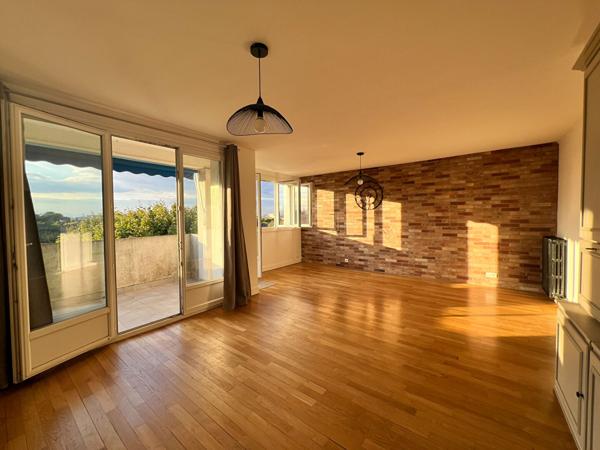 Appartement 3 pièces dernier étage 94210 La Varenne Saint Hilaire