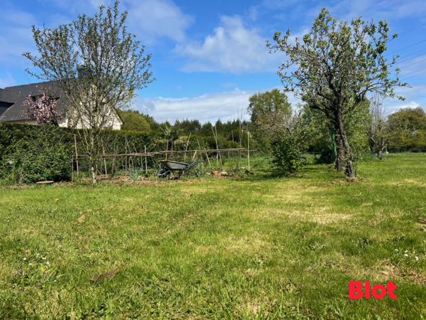 Terrain 700m²