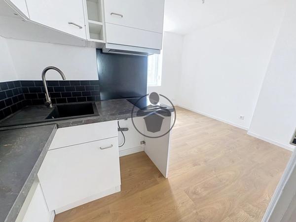 Location                                                      Appartement
                        
                     2 pièces                      24 m2                     à Saint-Quentin