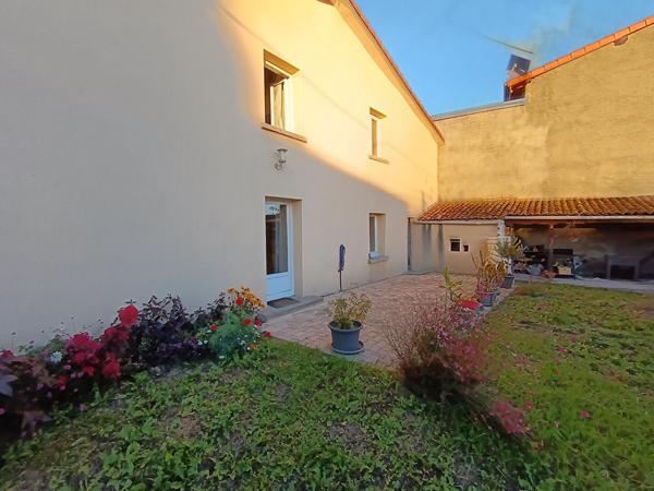 MAISON AVEC 4 CHAMBRES ET BUREAU