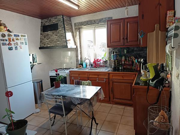 MAISON AVEC 4 CHAMBRES ET BUREAU