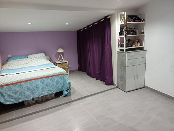 MAISON AVEC 4 CHAMBRES ET BUREAU