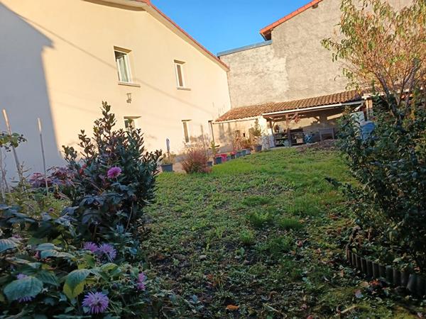 MAISON AVEC 4 CHAMBRES ET BUREAU