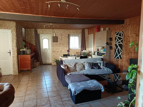 MAISON AVEC 4 CHAMBRES ET BUREAU