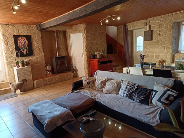 MAISON AVEC 4 CHAMBRES ET BUREAU