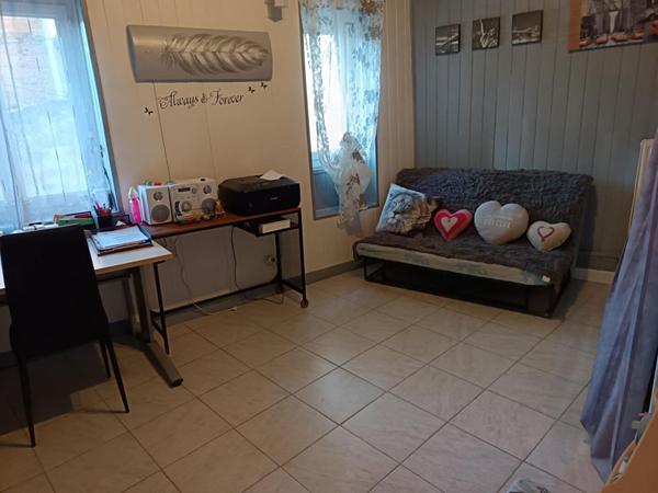 MAISON AVEC 4 CHAMBRES ET BUREAU