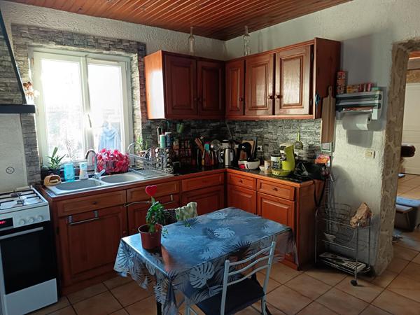 MAISON AVEC 4 CHAMBRES ET BUREAU