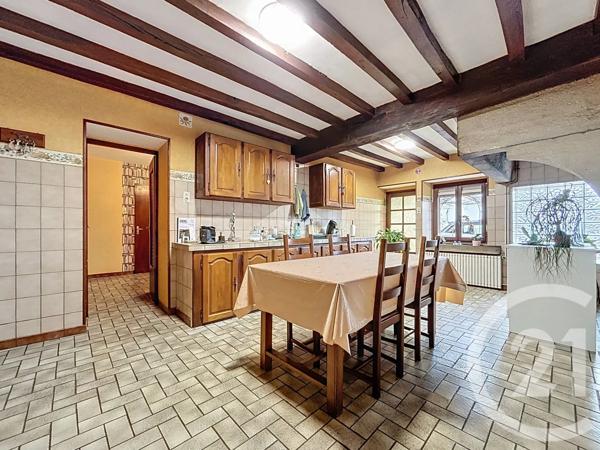 Maison à vendre  6 pièces - 207,20 m 2   FOUGEROLLES  - 70