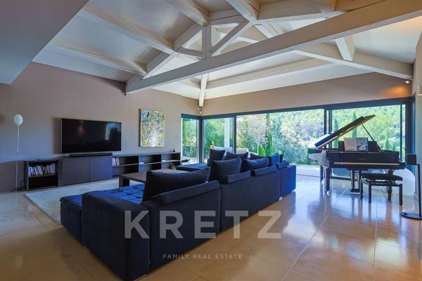 Villa d'architecte d'exception dans un cadre enchanteur