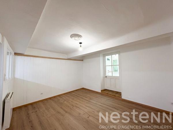 Appartement T2 traversant de 53 m² avec jardin privatif et cave en plein coeur de Varages.