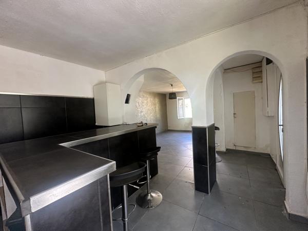 Maison
                                                                                                                                                                                                                                                                                                                        6 pièce(s)                                                                                                                                                                                                          4 chambre(s)                                                                                                                                                                                                          127.49  m²