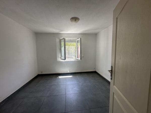 Maison
                                                                                                                                                                                                                                                                                                                        6 pièce(s)                                                                                                                                                                                                          4 chambre(s)                                                                                                                                                                                                          127.49  m²