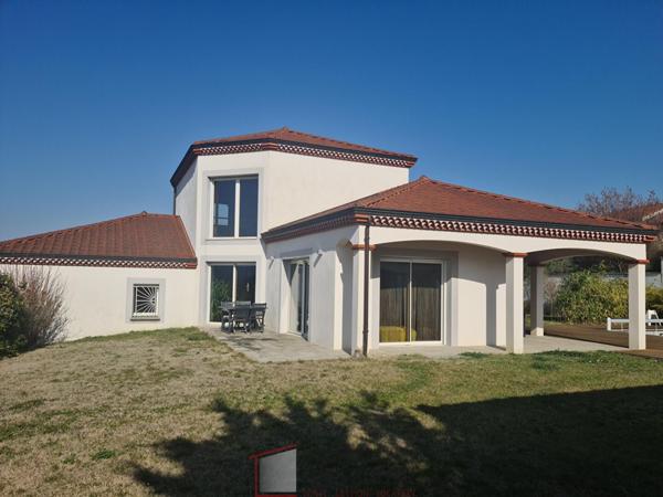 Maison 5 pièce(s) 4 chambre(s) 190 m²