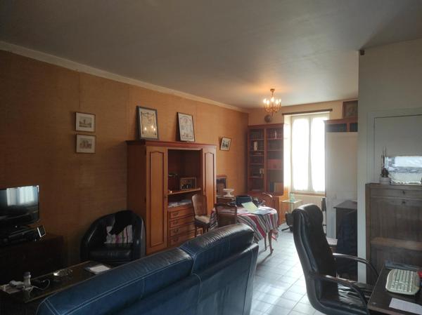 Maison à SAINT-JEAN-D'ANGELY, 17400 - 2 pièces 62m²