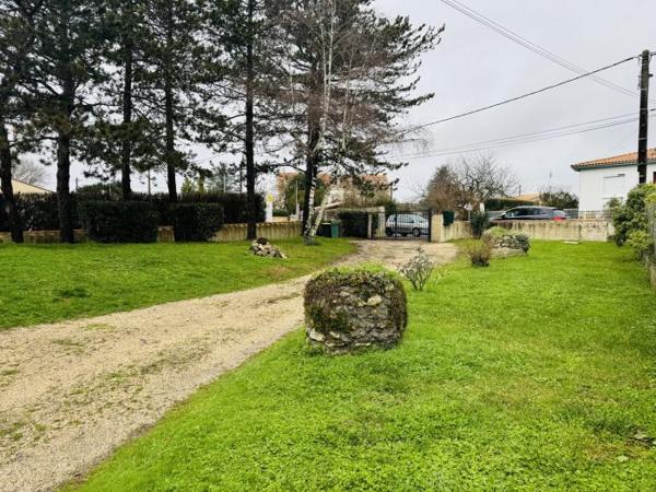 Maison traditionnelle Cozes 153.63 m²