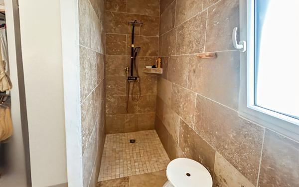 Maison à vendre    5 pièces •  Estillac