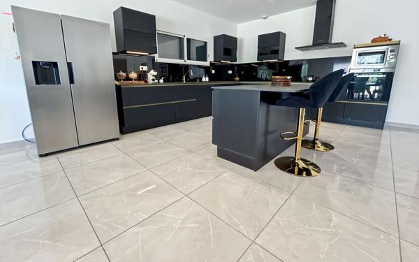 Maison à vendre    5 pièces •  Estillac