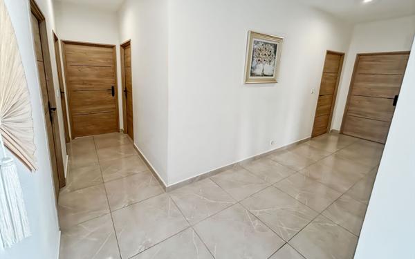 Maison à vendre    5 pièces •  Estillac