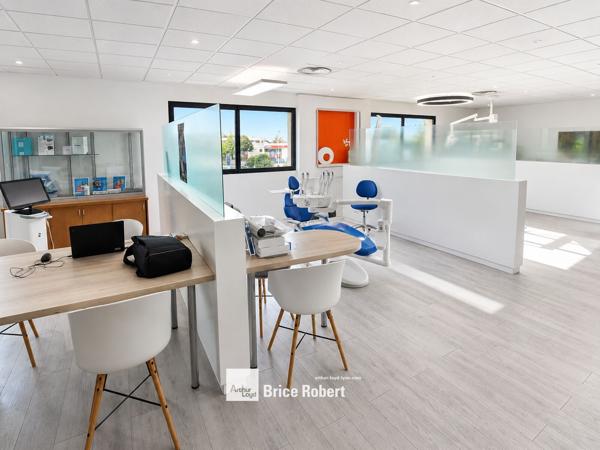 Location bureaux avec entrepôt à Limonest visibilité commerciale proche A6