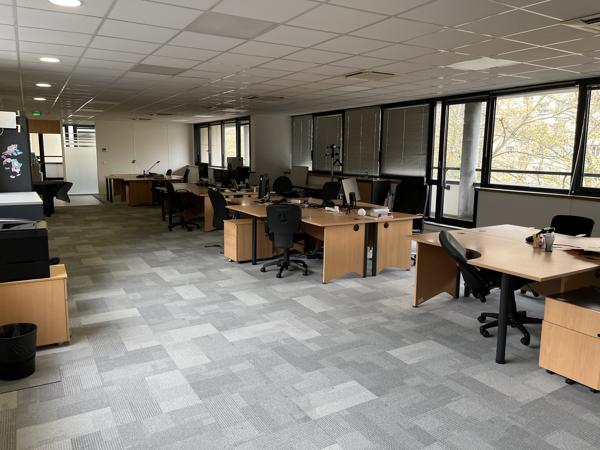 Bureaux à vendre à La Garenne-Colombes proche gare SNCF et commerces