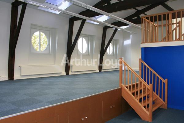 Bureaux de caractère à louer ou à vendre au coeur de Roubaix - Adresse de prestige, visibilité exceptionnelle !