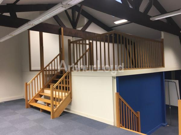 Bureaux de caractère à louer ou à vendre au coeur de Roubaix - Adresse de prestige, visibilité exceptionnelle !