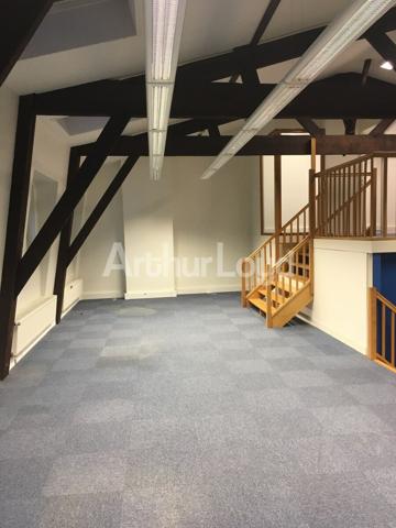 Bureaux de caractère à louer ou à vendre au coeur de Roubaix - Adresse de prestige, visibilité exceptionnelle !