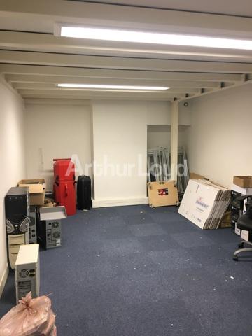 Bureaux de caractère à louer ou à vendre au coeur de Roubaix - Adresse de prestige, visibilité exceptionnelle !