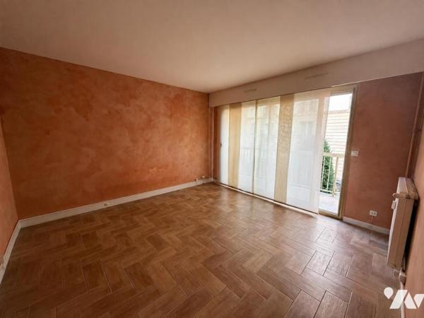 STUDIO 28 M2 AVEC CAVE