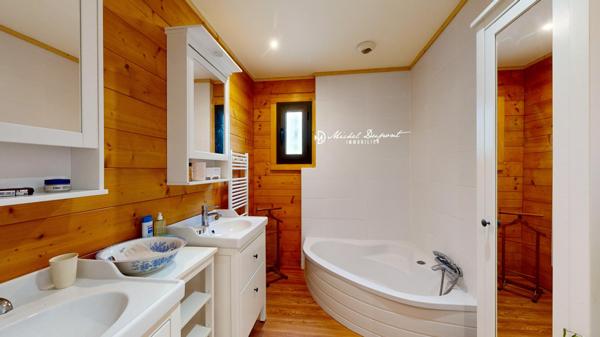 Élégante maison en bois – Alliance parfaite entre authenticité et confort moderne