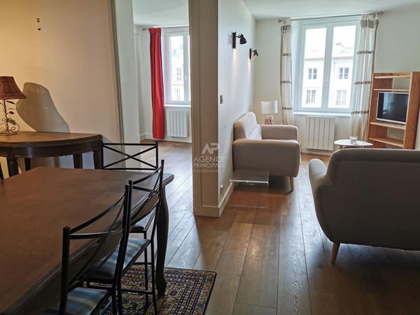 "Versailles Notre-Dame" Joli appartement de 3 pièces meublé de 56 m² ! Loyer 1 645 €/mois charges comprises **  - Référence  27672
