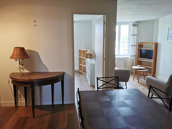 "Versailles Notre-Dame" Joli appartement de 3 pièces meublé de 56 m² ! Loyer 1 645 €/mois charges comprises **  - Référence  27672