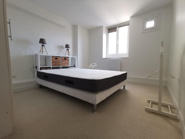 "Versailles Notre-Dame" Joli appartement de 3 pièces meublé de 56 m² ! Loyer 1 645 €/mois charges comprises **  - Référence  27672