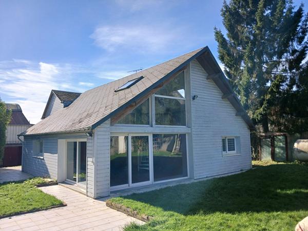 proche Rouen, cet ensemble immobilier chargé d'histoire à marqué les nuits Rouennaises des années 80, et bénéficie encore aujourd'hui d'une forte notoriété locale.