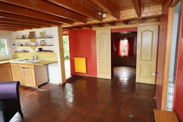 proche Rouen, cet ensemble immobilier chargé d'histoire à marqué les nuits Rouennaises des années 80, et bénéficie encore aujourd'hui d'une forte notoriété locale.