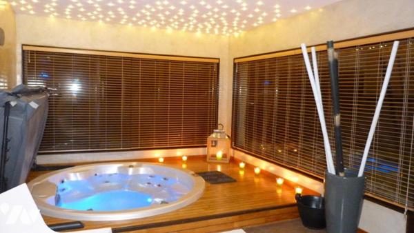 Mas de prestige entièrement rénové – CHEVAL-BLANC, versant sud du Luberon