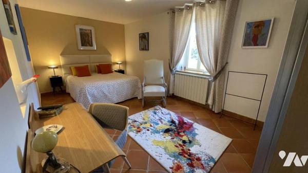 Mas de prestige entièrement rénové – CHEVAL-BLANC, versant sud du Luberon