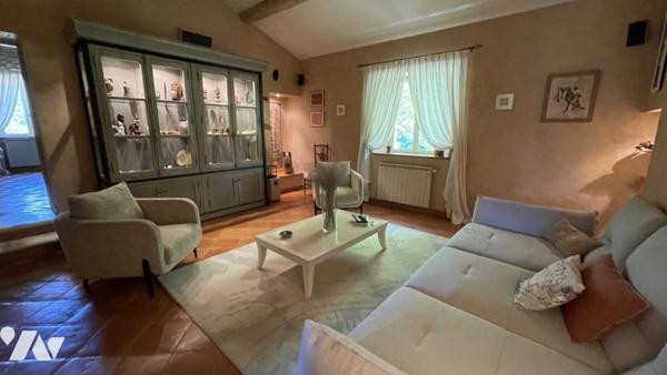 Mas de prestige entièrement rénové – CHEVAL-BLANC, versant sud du Luberon