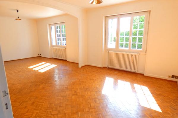 RARE BELLE MAISON PIERRE 1,5 HECTARES Aurillac (15000)