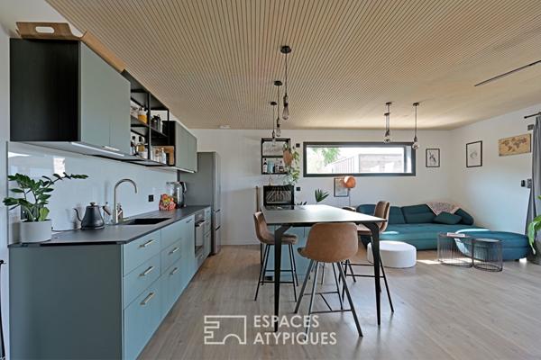 Un écrin contemporain : villa et annexe, avec vue imprenable