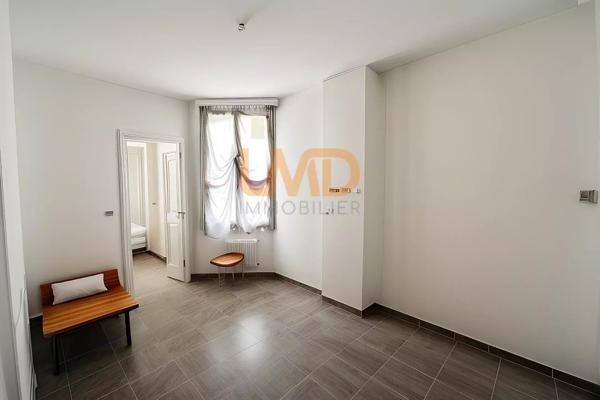 Vente Lot constitué d'un local commercial et d'un appartement T1