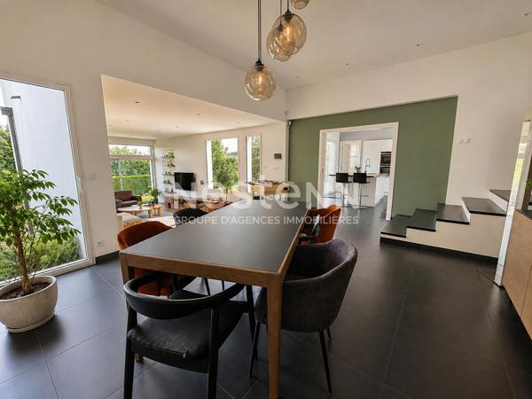 Nestenn Igny - Maison d'architecte Verrières-le-Buisson - 185 m² - Vue dégagée exceptionnelle - 2 suites parentales - Garage double - Terrain 827 m² - Quartier des Justices