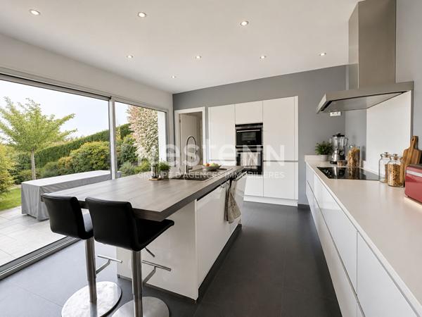 Nestenn Igny - Maison d'architecte Verrières-le-Buisson - 185 m² - Vue dégagée exceptionnelle - 2 suites parentales - Garage double - Terrain 827 m² - Quartier des Justices