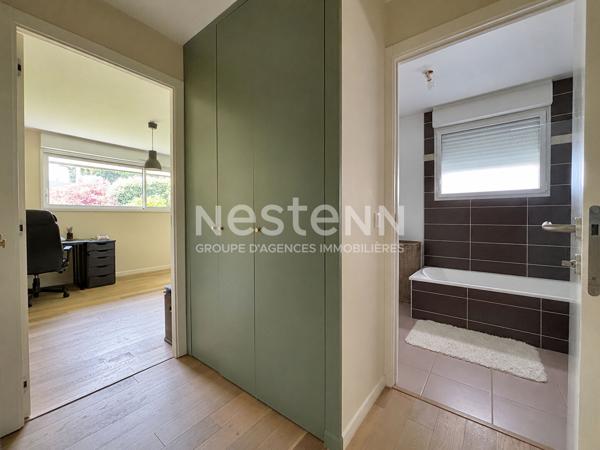 Nestenn Igny - Maison d'architecte Verrières-le-Buisson - 185 m² - Vue dégagée exceptionnelle - 2 suites parentales - Garage double - Terrain 827 m² - Quartier des Justices