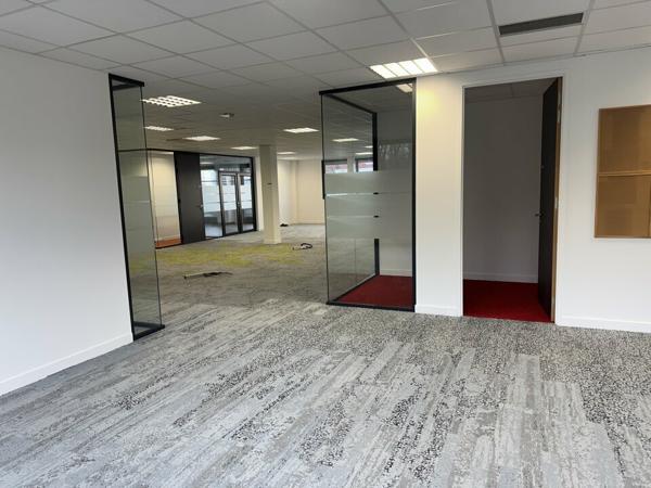 PARC VALMY - BUREAUX A LOUER EN ETAGE
